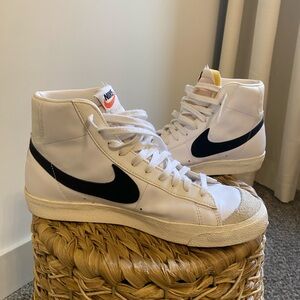 Nike Men's Blazers size 11